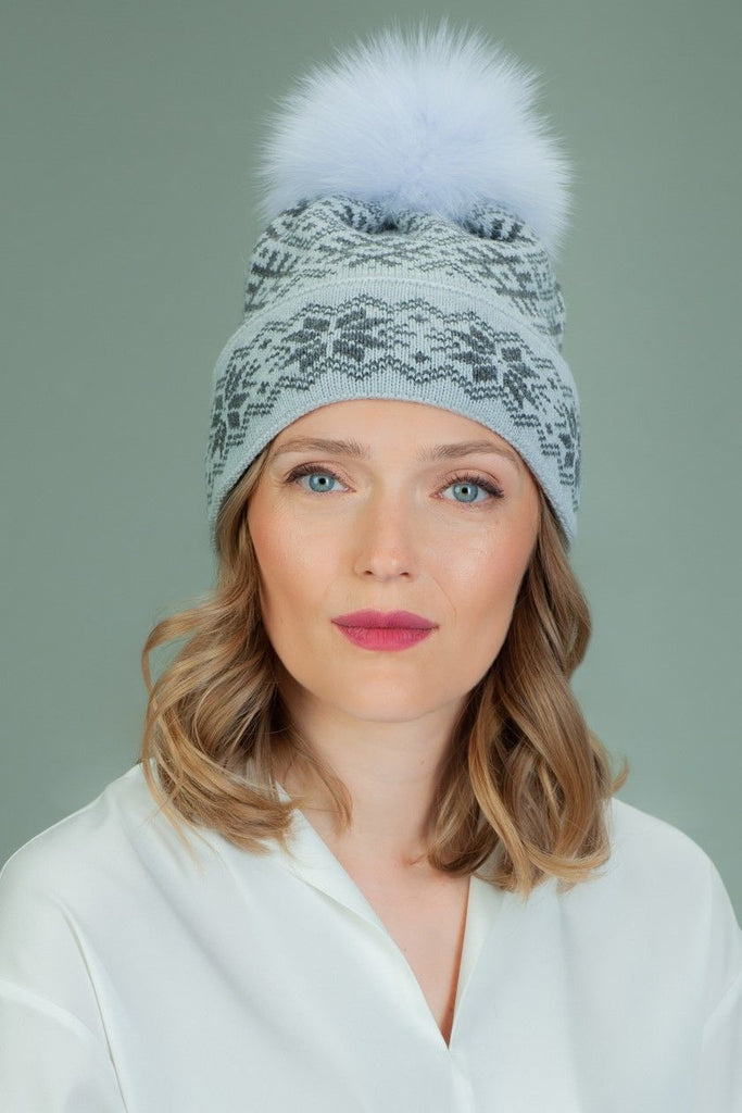 Slouchy Knit Wool Hat with Fur Pom-Pom in Star Pattern - Gray